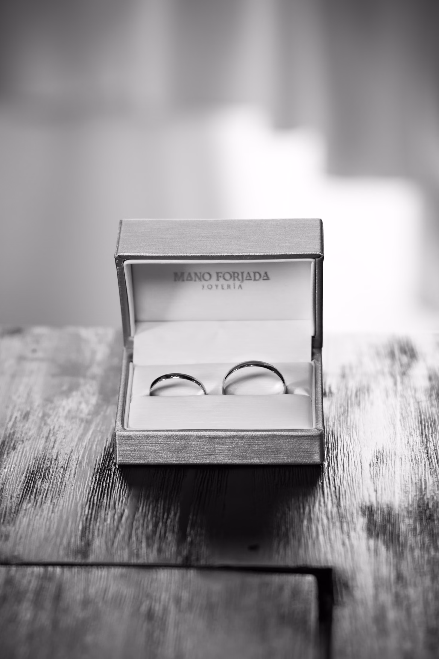 Anillos de boda en su estuche